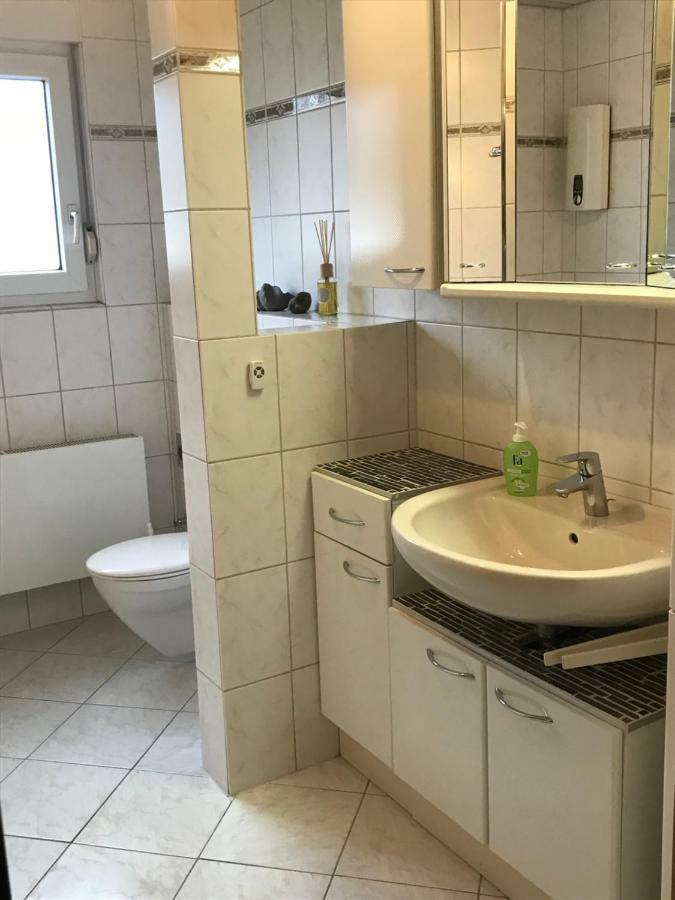 Messe Cgn/Dus Grossraeumige Wohnung In Guter Verkehrslage Leverkusen Eksteriør billede