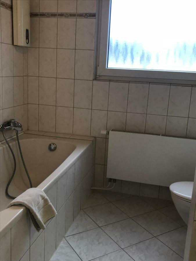 Messe Cgn/Dus Grossraeumige Wohnung In Guter Verkehrslage Leverkusen Eksteriør billede
